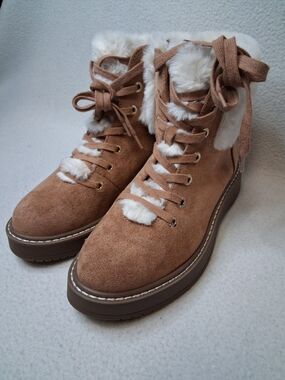 Women's Tan Faux-Suede Lace-Up Fur-Trim Ankle Boots